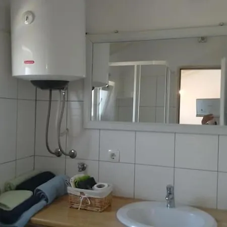 Comfortable In Zambratija, 40 M², Near Beaches. Apartman Zambratija (Istria)