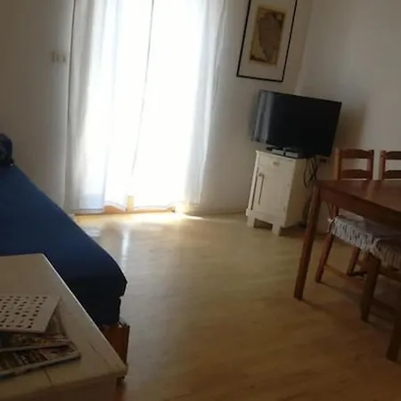 Comfortable In Zambratija, 40 M², Near Beaches. Apartman Zambratija (Istria)