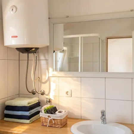 Comfortable In Zambratija, 40 M², Near Beaches. Apartman